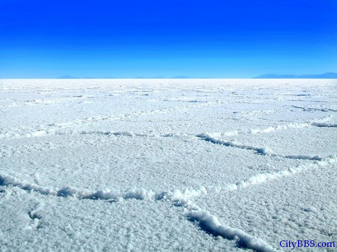 天空之镜：最接近天堂的地方 玻利维亚的乌尤尼盐沼（Uyuni Salt Flat）