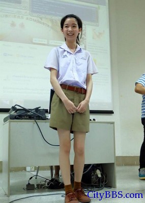 泰国清迈大学大一新生面试 今年系花是个男的