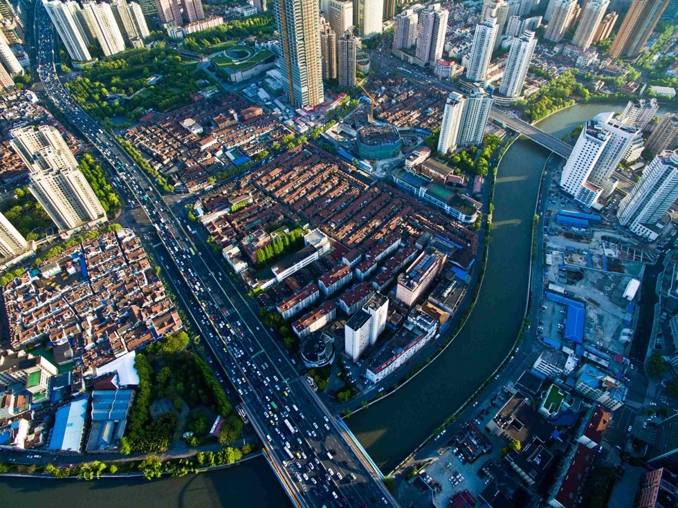 中国楼市潜伏在水面下的两条鳄鱼 谁敢下水捉？