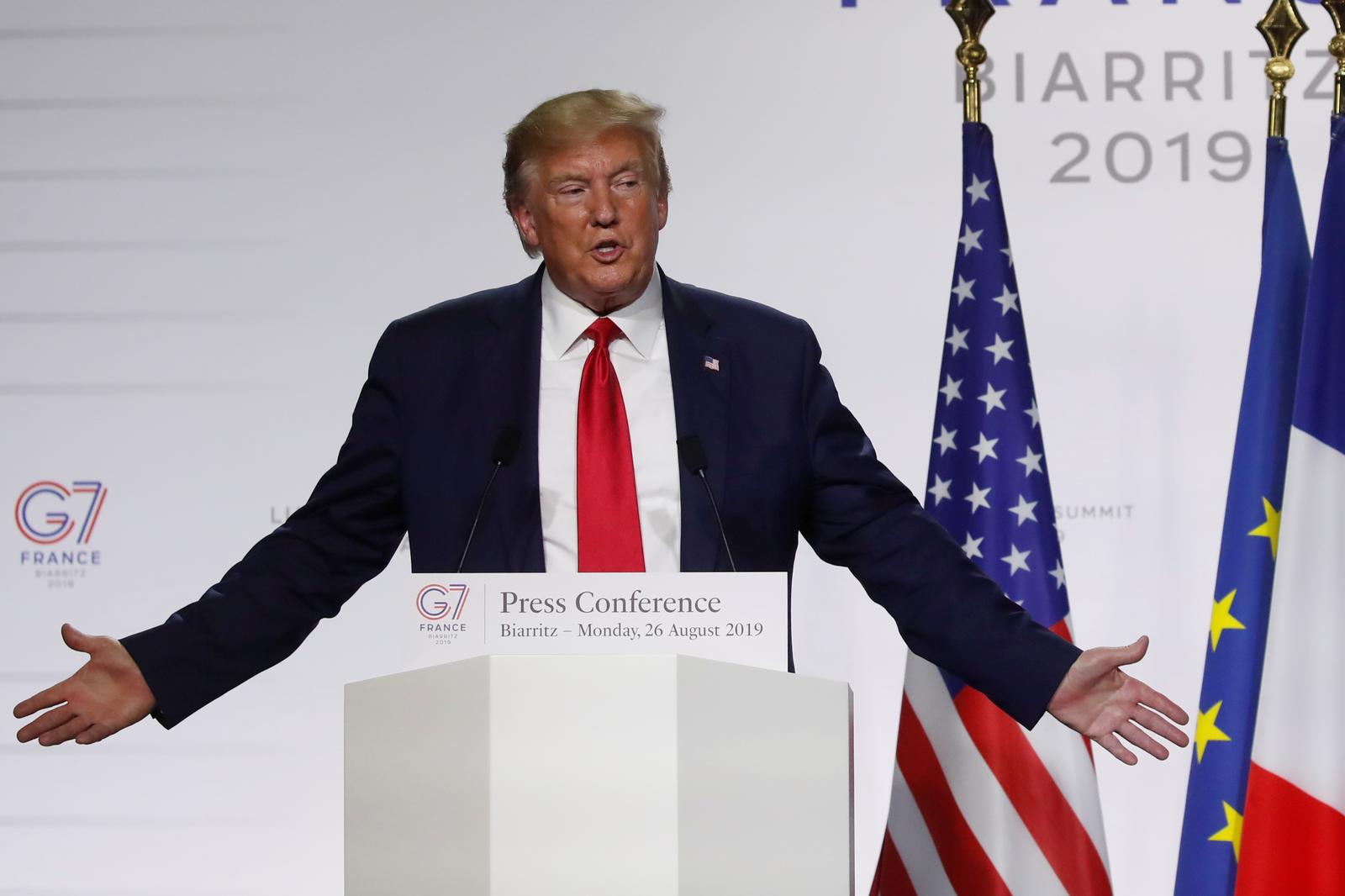 特朗普在G7峰会后与法国总统马克龙共同举行的记者会上发言