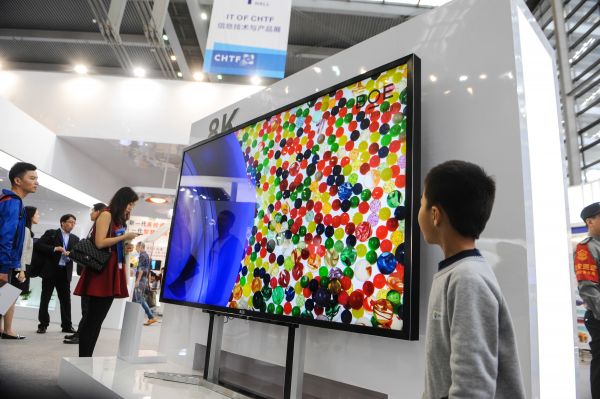 京东方公司展出8K电视