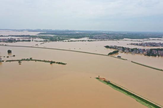 鄱阳湖抗洪形势有多严峻6.jpg