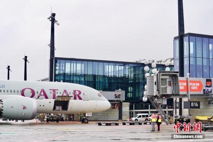 柏林新机场的卡塔尔航空波音787梦幻客机