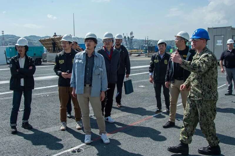 美军里根号航母严重核泄漏