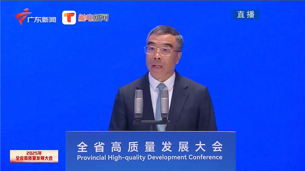 华为董事长梁华表示华为全年销售收入超过 8600 亿元