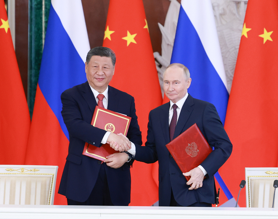 俄罗斯总统普京同中国国家主席习近平在莫斯科克里姆林宫举行会谈