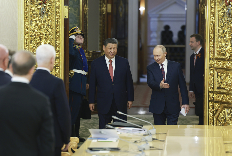 俄罗斯总统普京同中国国家主席习近平在莫斯科克里姆林宫举行会谈