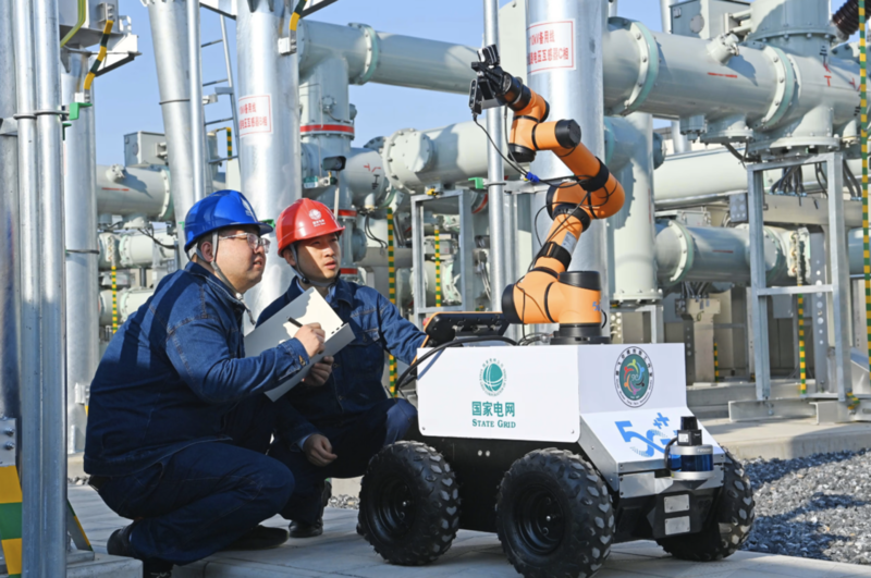 中国集成DeepSeek AI技术的机器人