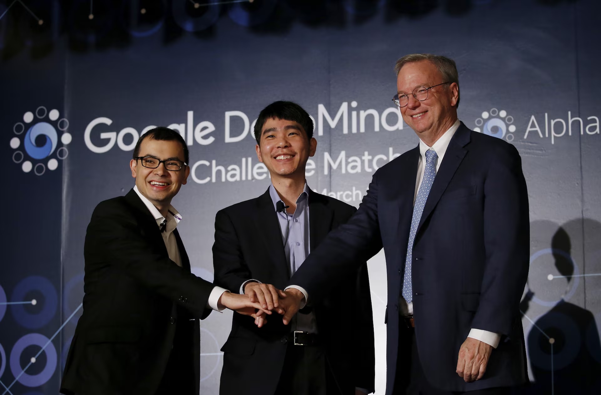 2016年，DeepMind挑战国际围棋冠军李世石时，哈萨比斯承诺提供100万美元奖金
