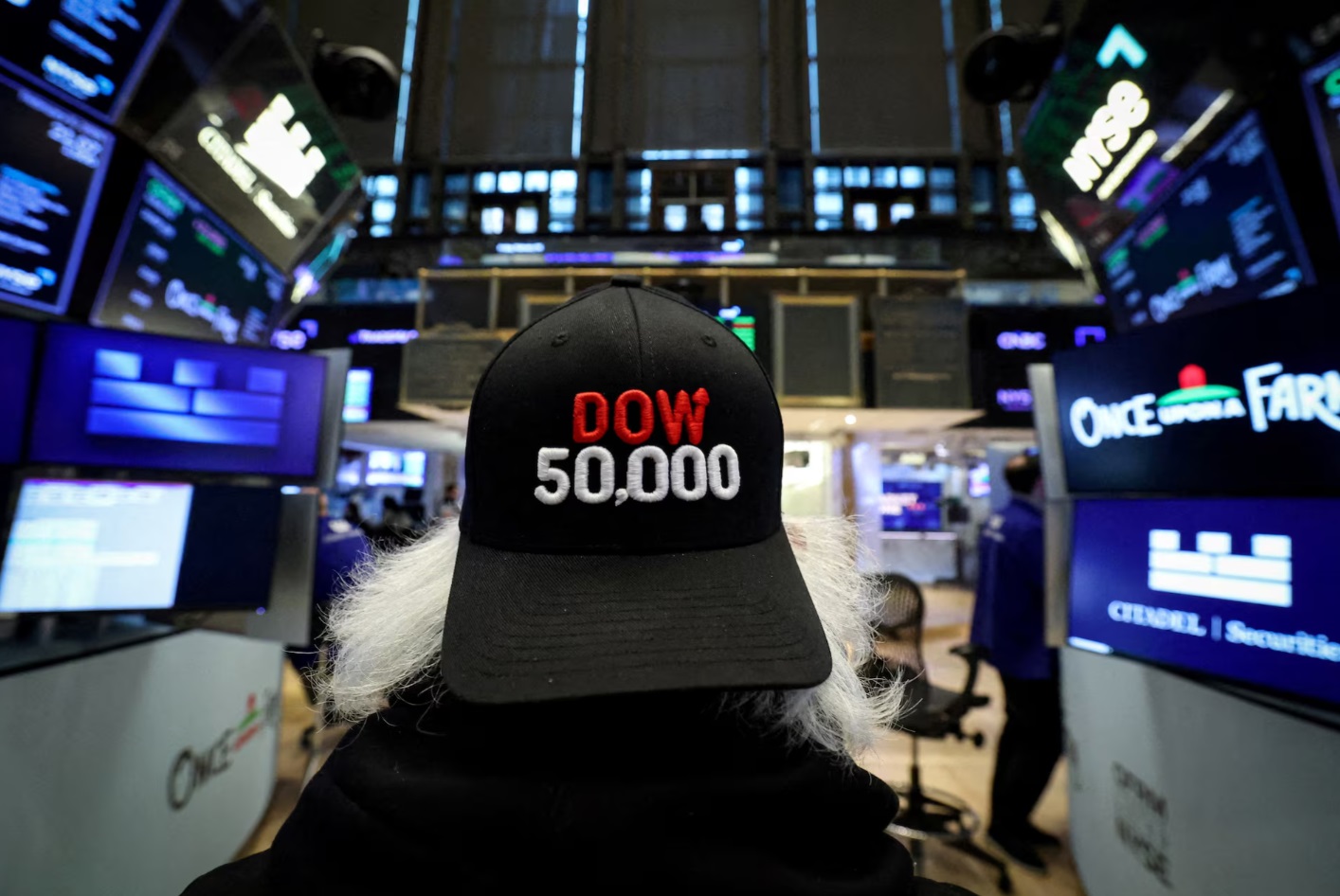  2026年2月6日，美国纽约，纽约证券交易所（NYSE），道琼斯工业平均指数突破50000点大关 ...